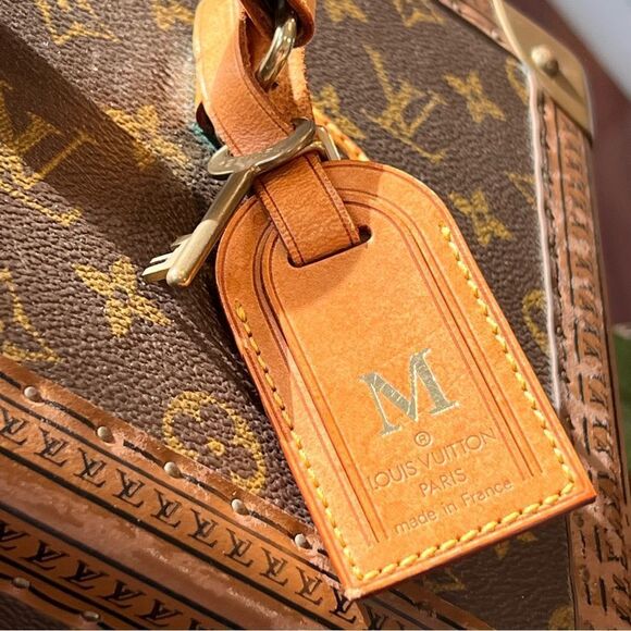 LOUIS VUITTON
Monogram Boite Pharmacie Toiletry Case - Picture 8 of 14